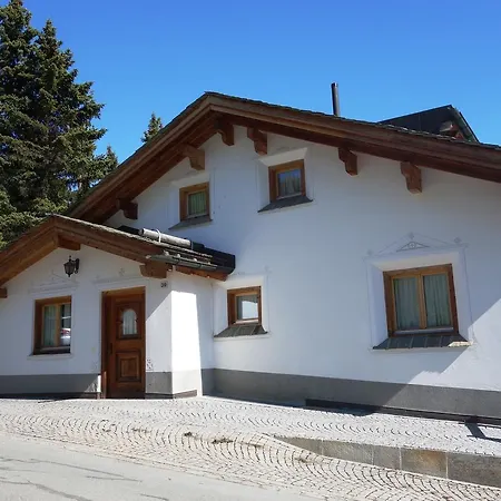 Chesa Il Rifugio 1 Chalet