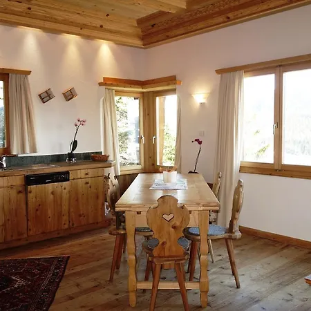 Chesa Il Rifugio 1 Chalet